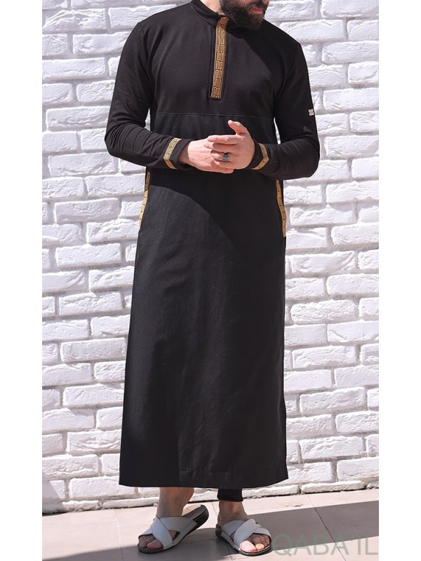 Qamis Long Eminence - Noir broderie Doré - Qabail
