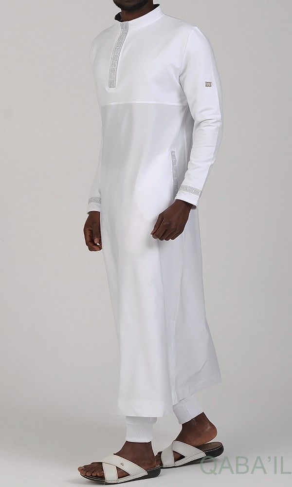 Qamis Long Eminence - Noir broderie Doré - Qabail
