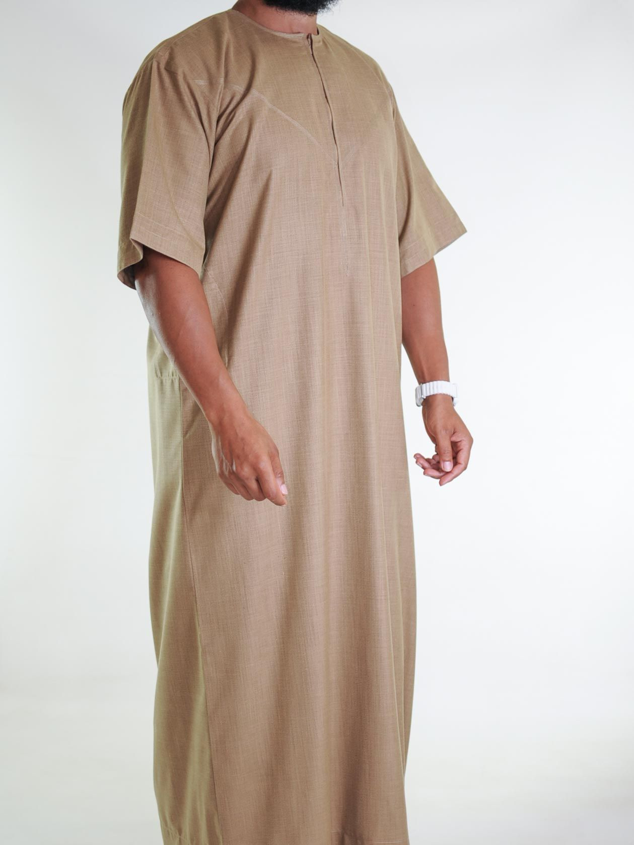 Qamis emirati en lin manches courtes beige foncé
