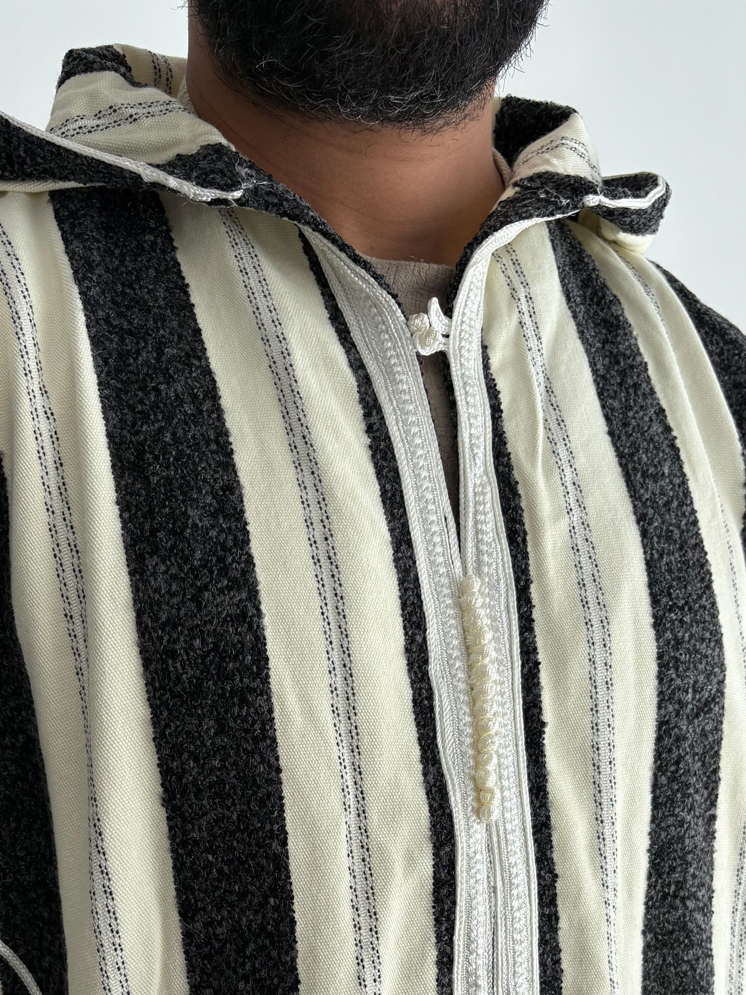 Djellaba marocaine Ouazzania rayée - Blanc/noir