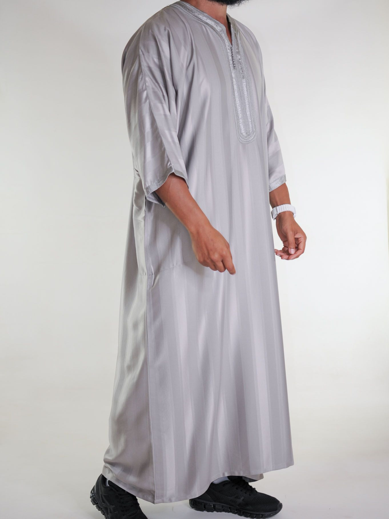 Gandoura marocaine jawhara - gris taupe / Broderie ton sur ton