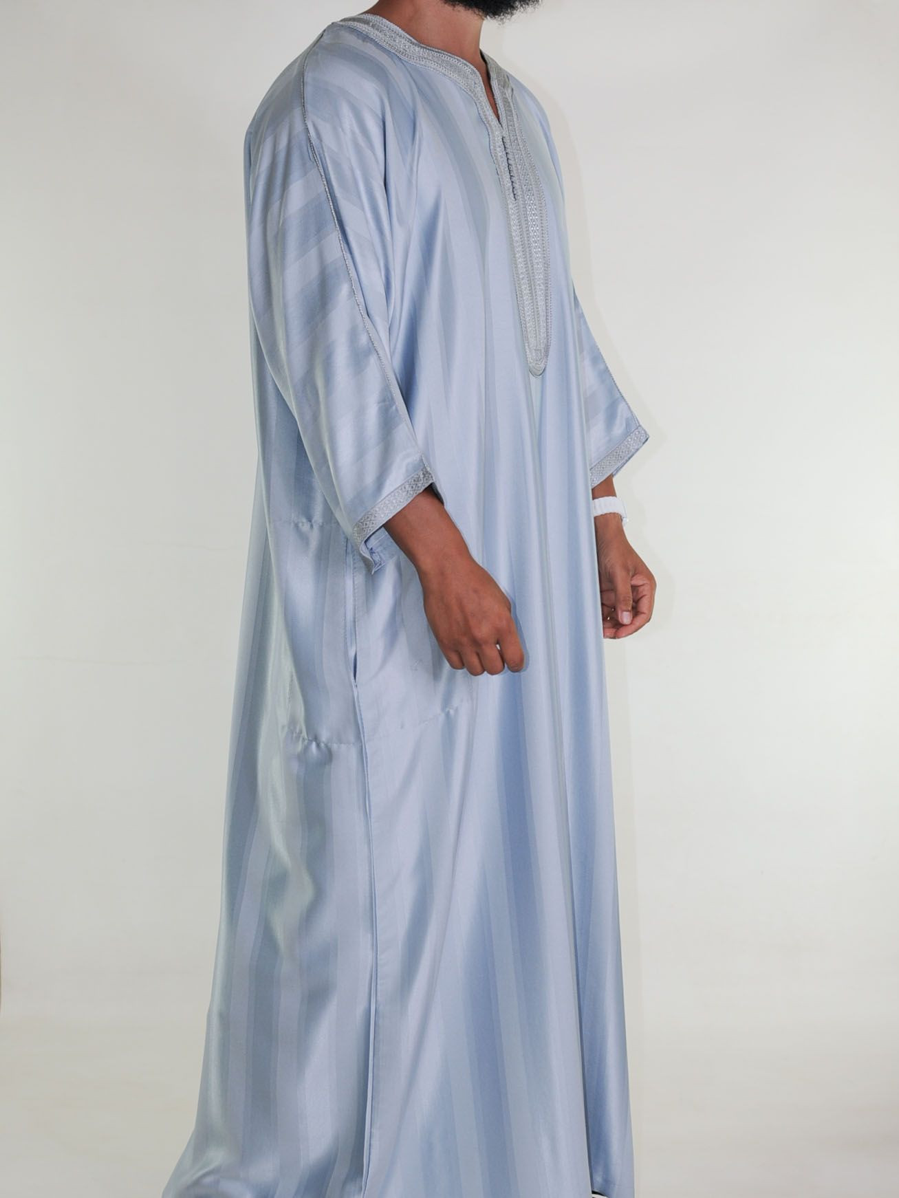 Gandoura marocaine jawhara - gris clair / Broderie ton sur ton