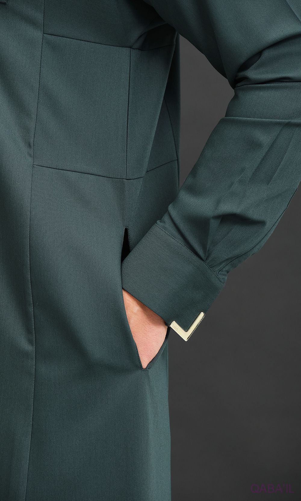 Qamis Long Eminence - Noir broderie Doré - Qabail