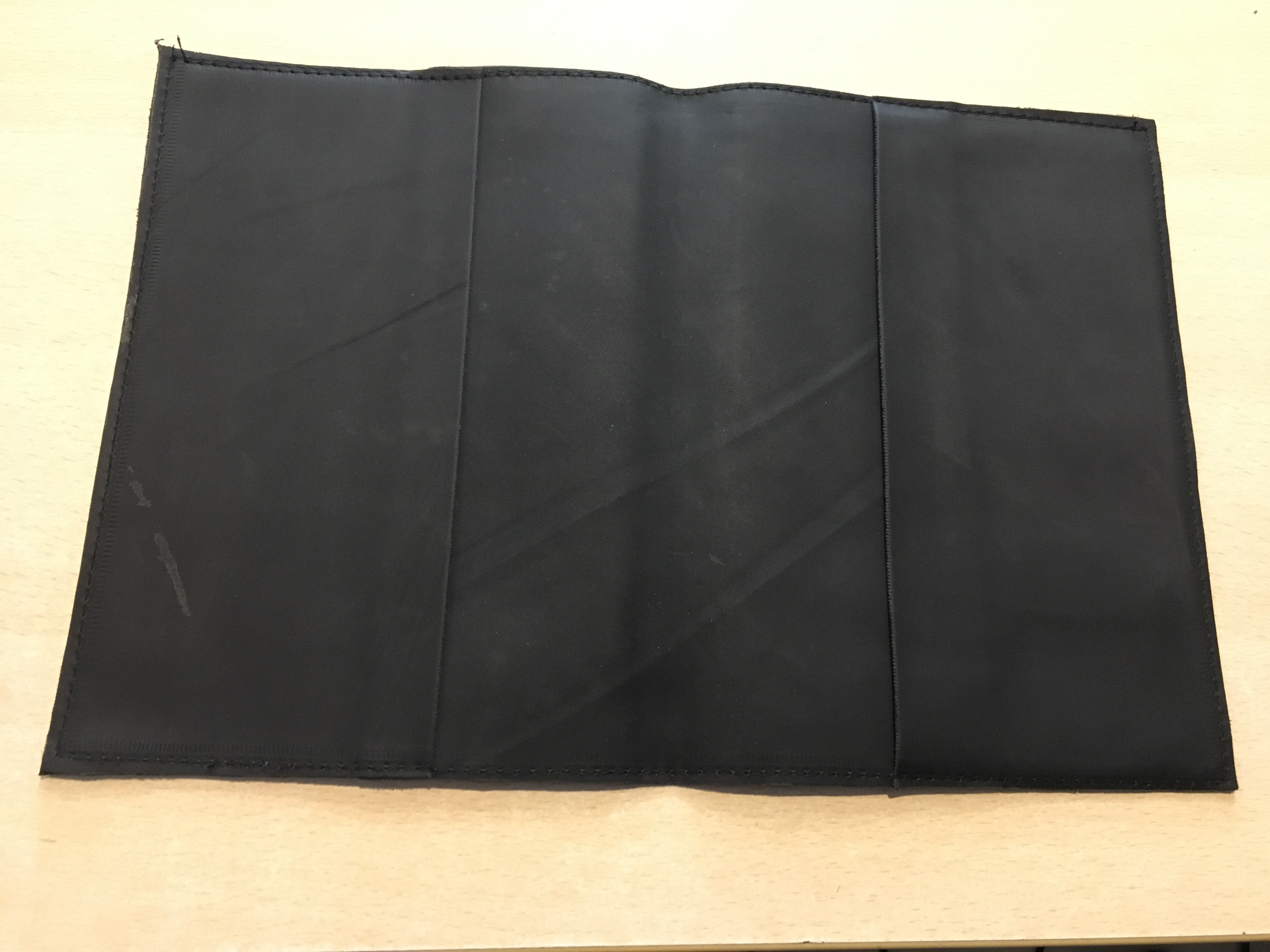 Protège Coran - taille moyenne  20 x 14.5 - simili cuir - noir